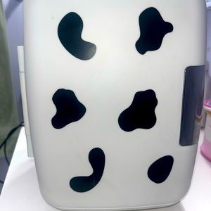cow beauty fridge 🐮